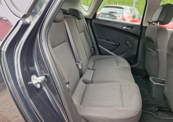 Opel Astra cena 25900 przebieg: 117000, rok produkcji 2012 z Żnin małe 781